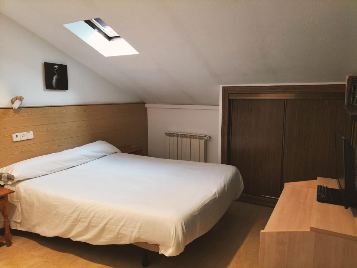 Hostal El Descanso Madrid Extérieur photo