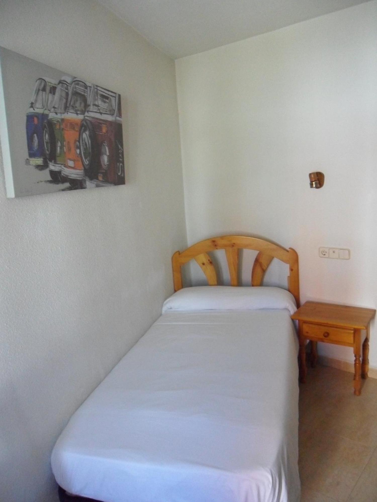 Hostal El Descanso Madrid Chambre photo