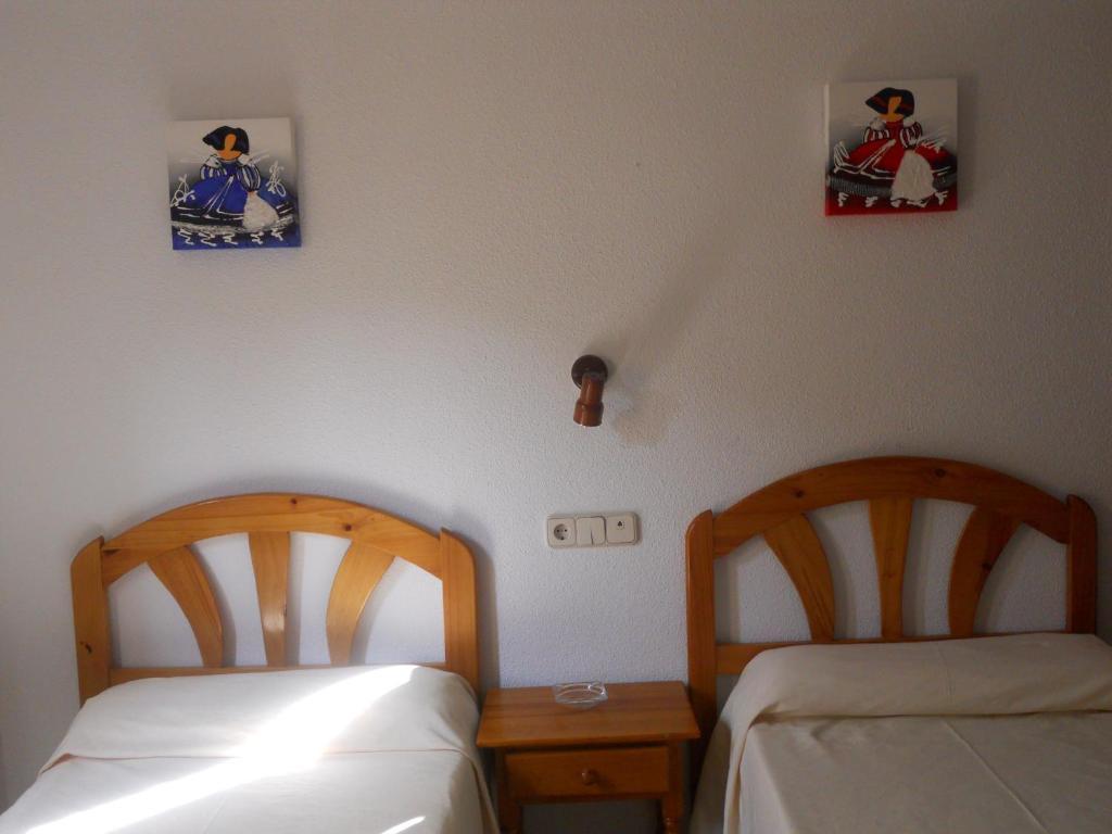 Hostal El Descanso Madrid Chambre photo