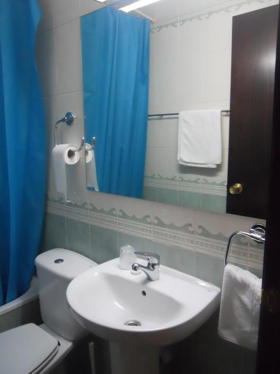 Hostal El Descanso Madrid Chambre photo