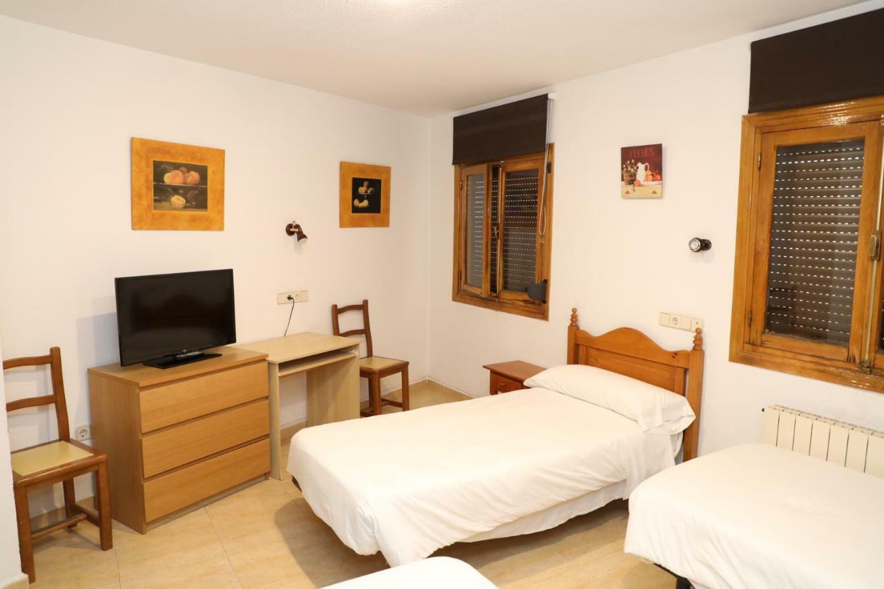 Hostal El Descanso Madrid Extérieur photo