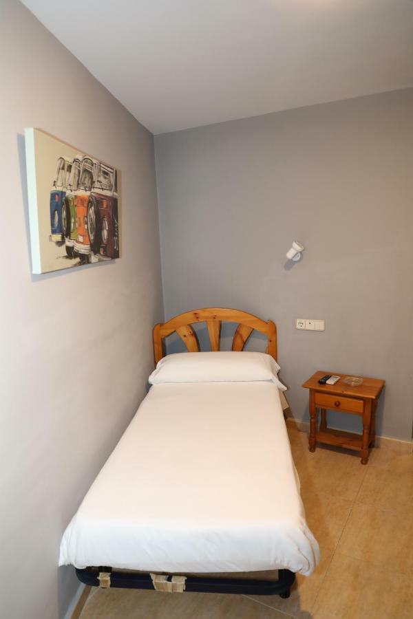 Hostal El Descanso Madrid Extérieur photo