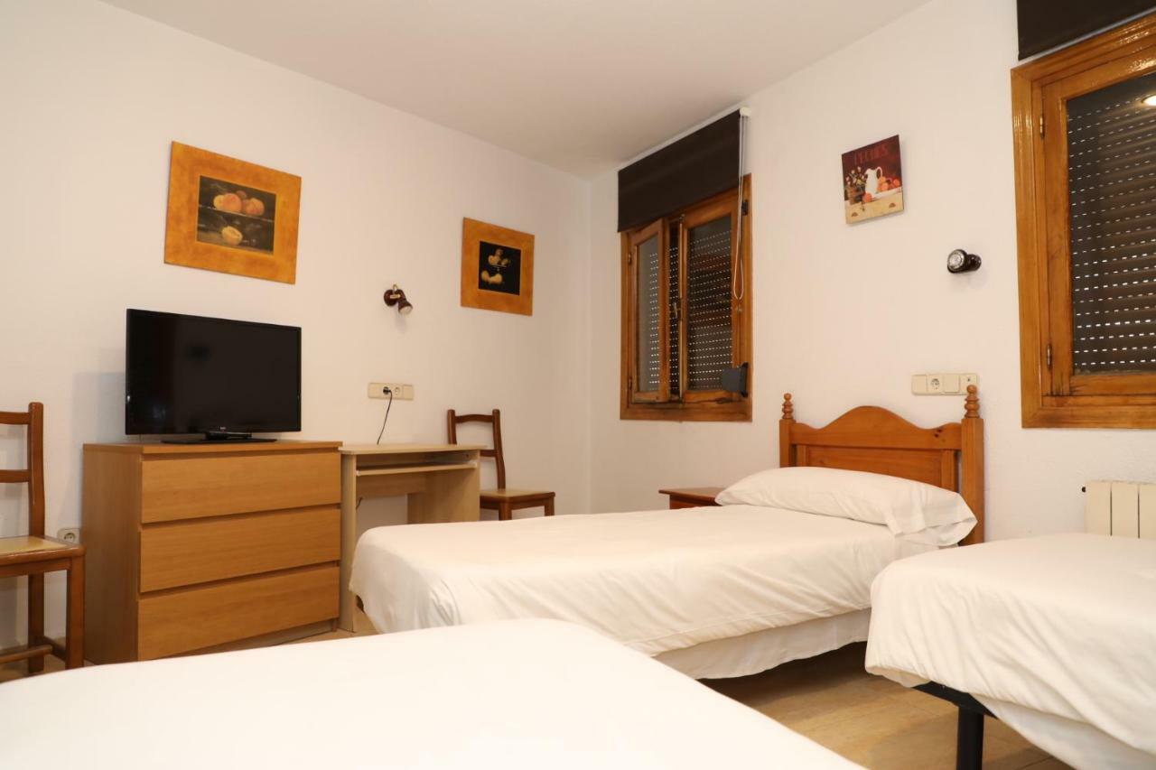 Hostal El Descanso Madrid Extérieur photo
