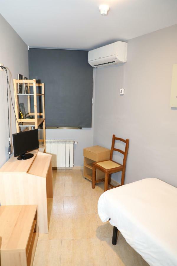 Hostal El Descanso Madrid Extérieur photo
