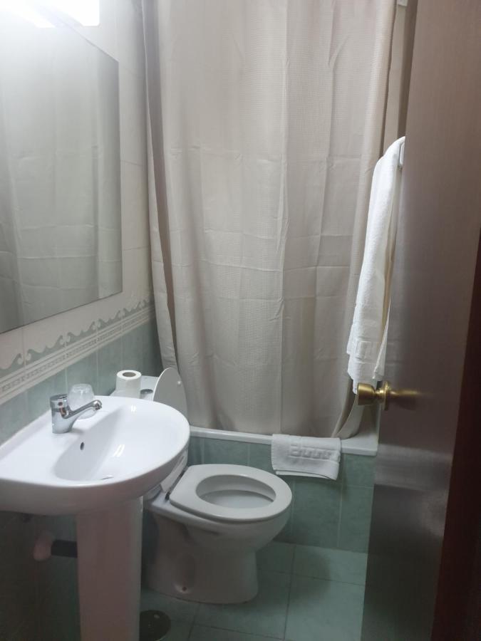 Hostal El Descanso Madrid Extérieur photo