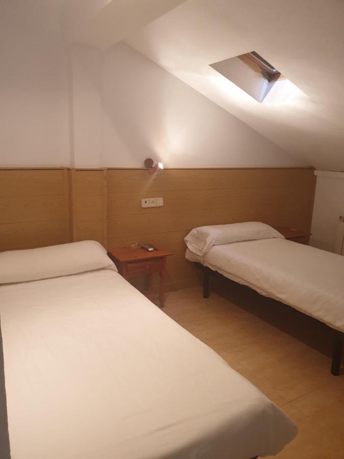 Hostal El Descanso Madrid Extérieur photo